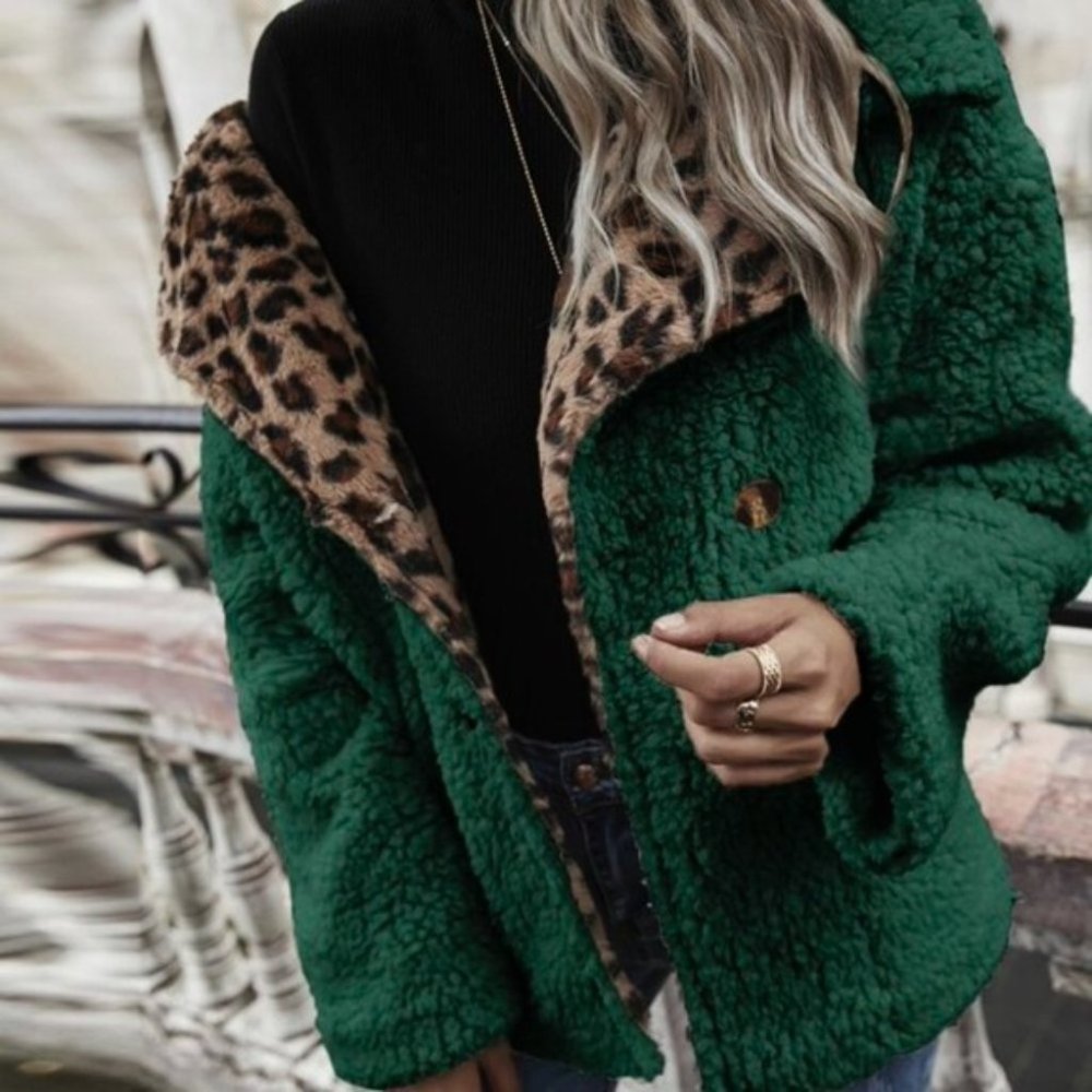 chic leopard /animal print fuzzy cozy long sleeved - Picture 2 of 3